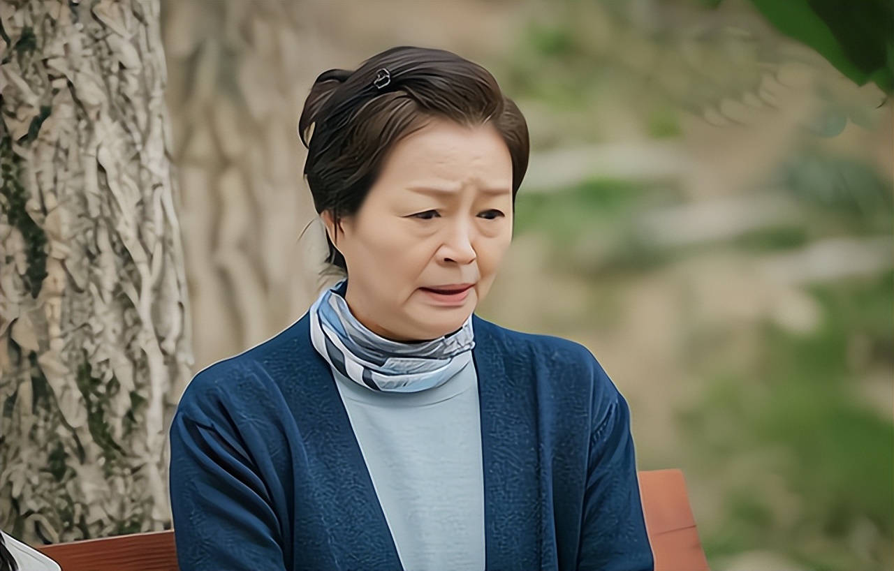 母亲不请自来带孙女，被儿子拒之门外：十年前是你自己选择的弃权