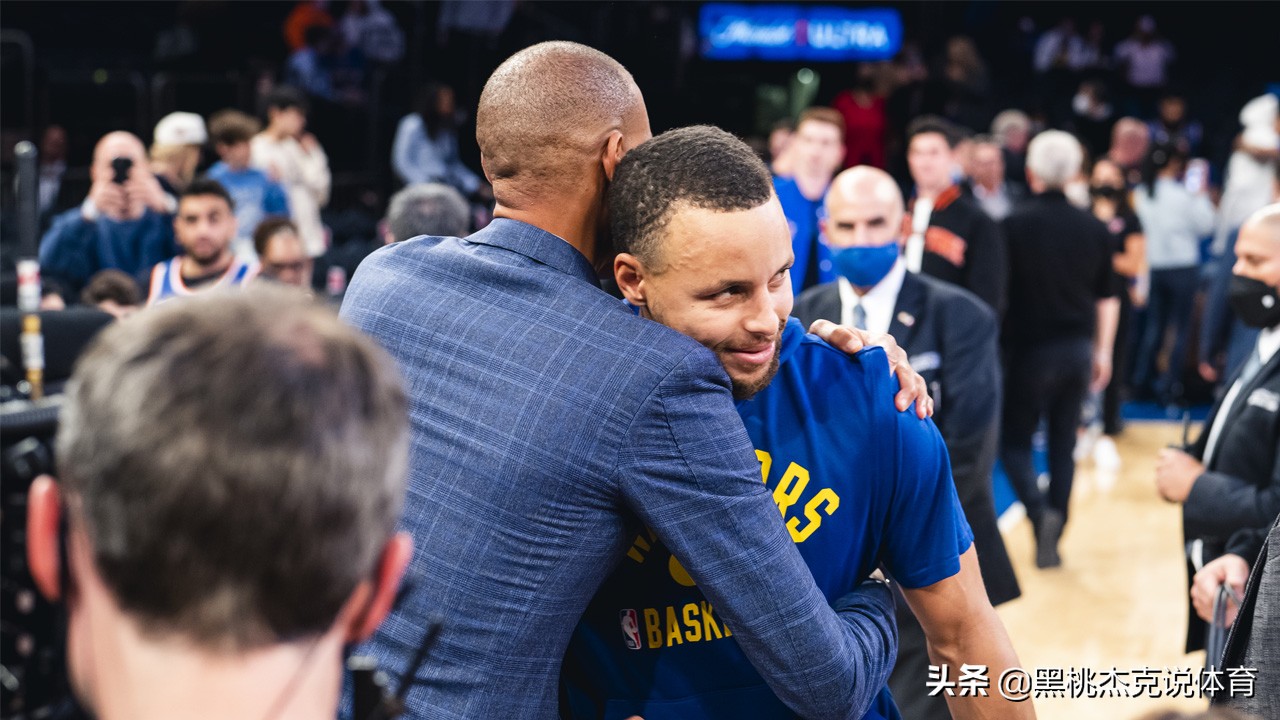 娱乐明星喜欢哪些nba球员(NBA现役12名超巨的偶像！科比获选两票，艾弗森高票当选头号偶像)