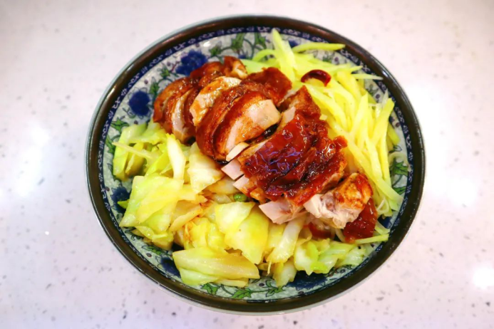 坐拥8大食堂，美食扎堆！湖北这所高校火了！还给学生免费送月饼，新春礼包！