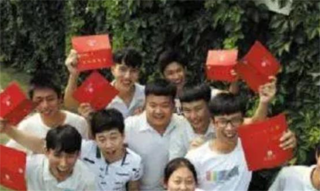 考上大学不去上，拿着3元闯深圳，收破烂年赚400万元，他咋干的？