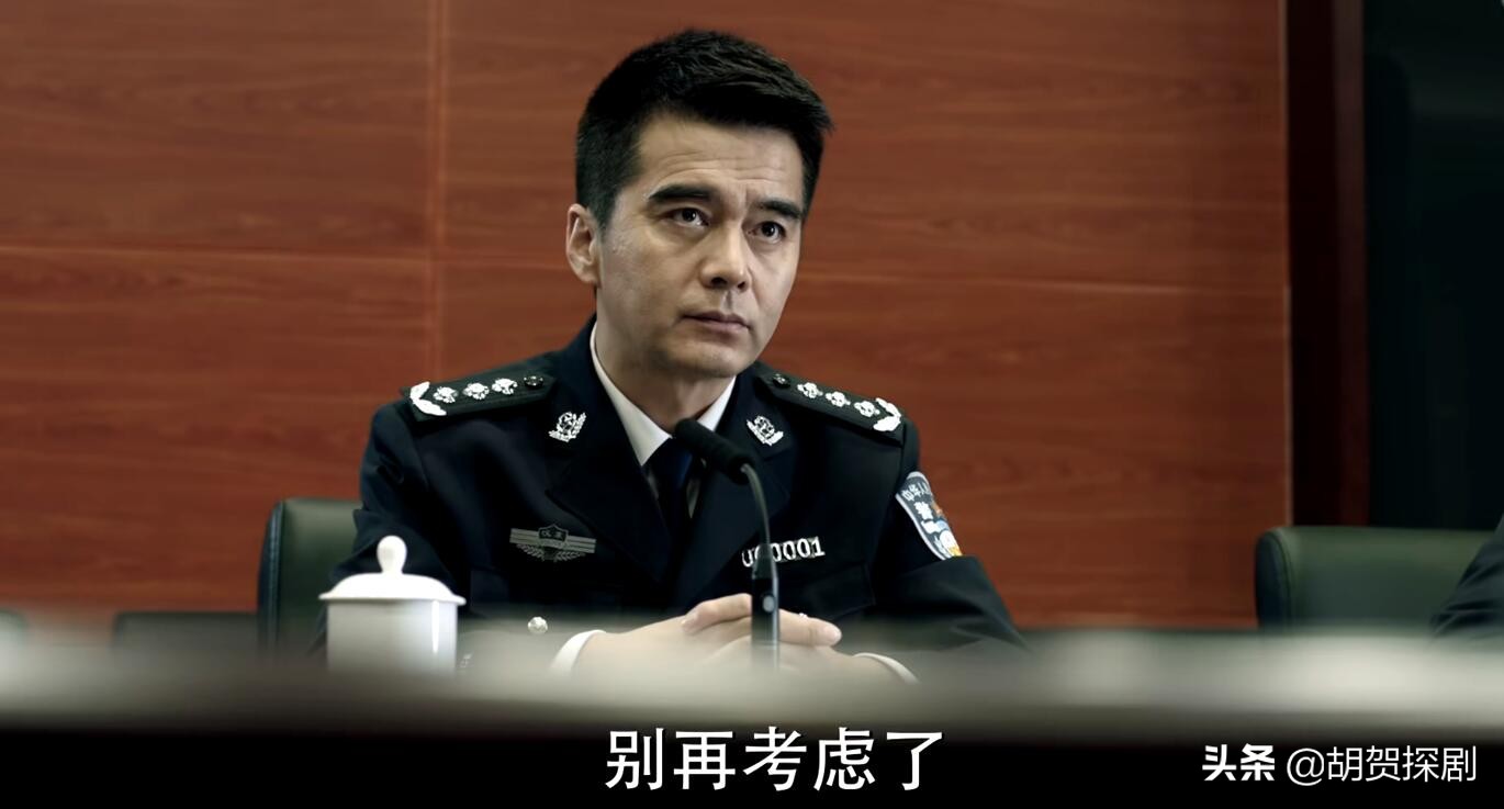 再看《人民的名义》：祁同伟十年不碰梁璐，是对当年一跪最狠报复