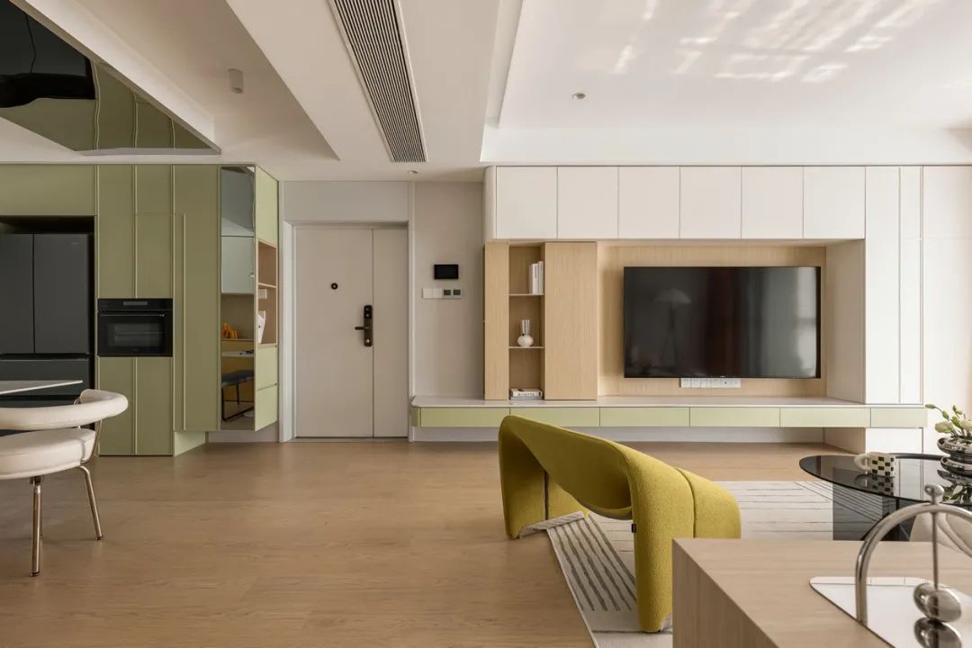 空间局促？布局鸡肋？107m²老破小变森系原木屋，他家盘活了