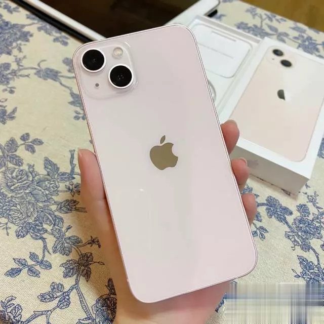iphone 13粉色感受(最新的iPhone13粉色到手了，使用了2天)