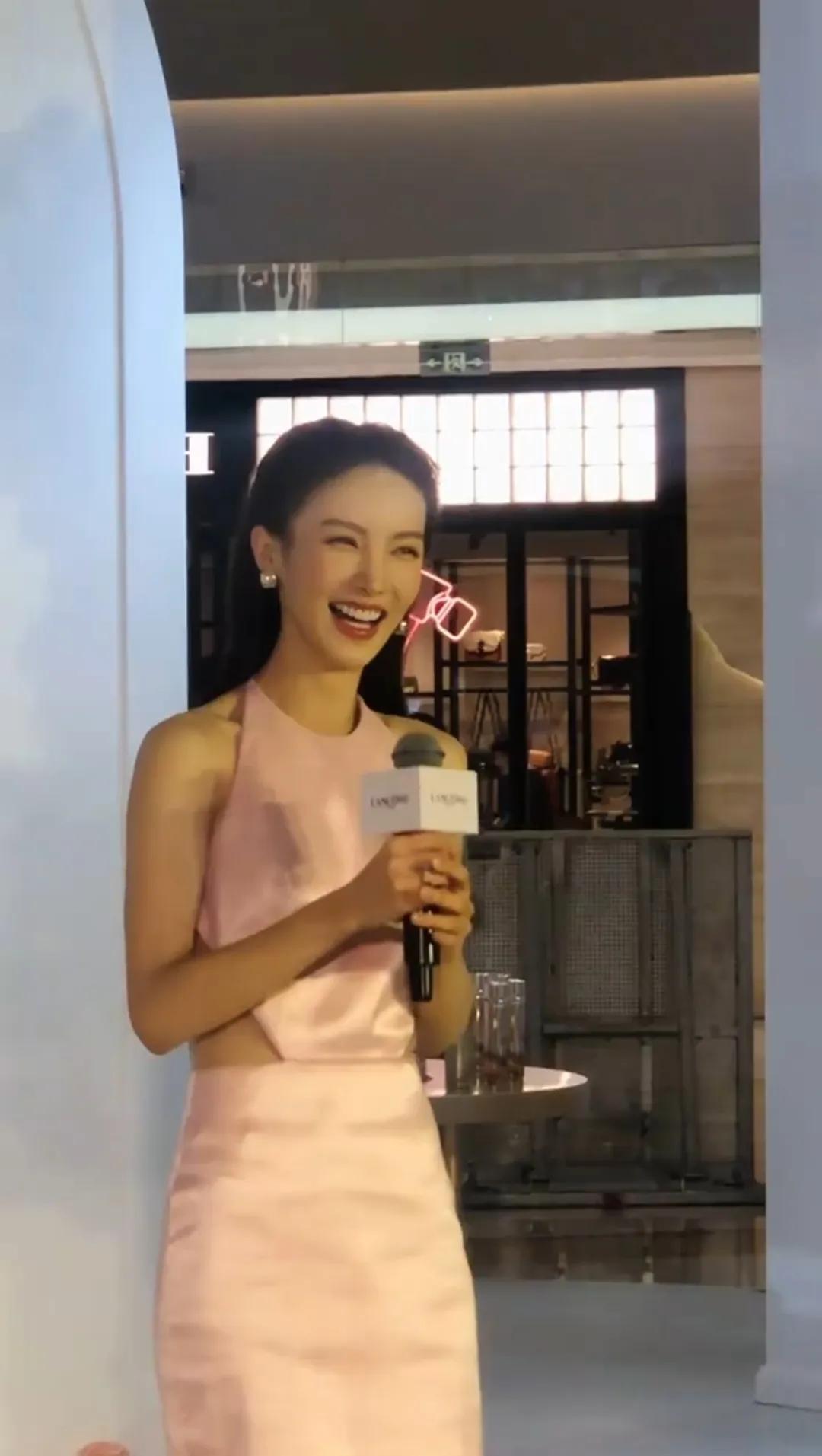 又见金晨，美的很灿烂笑的很有感染了