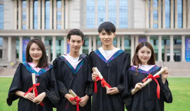 九成大学生毕业双非大学，白岩松呼吁大家关注，就业难成普遍现象