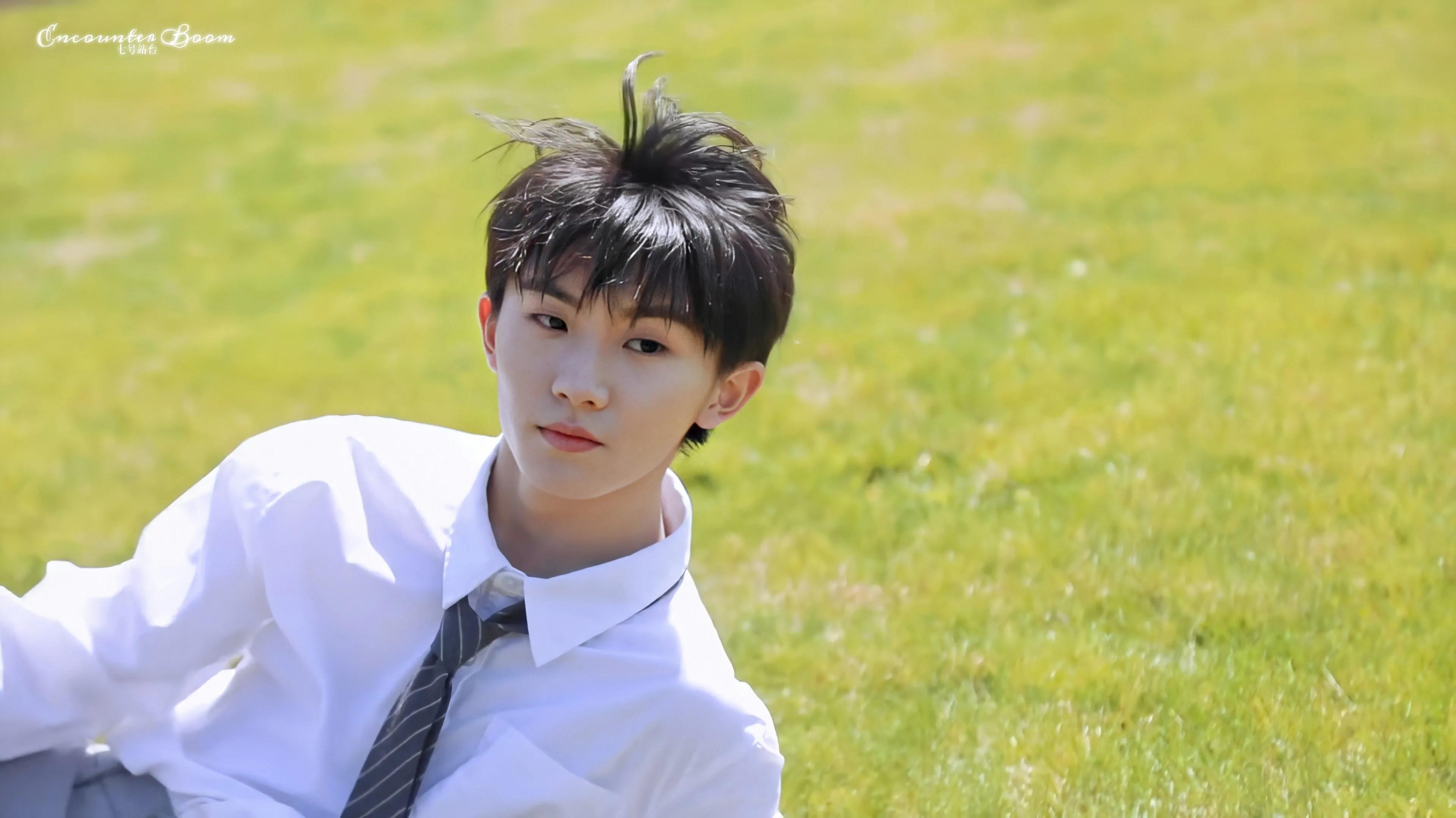 马嘉祺，那个依旧发光的少年