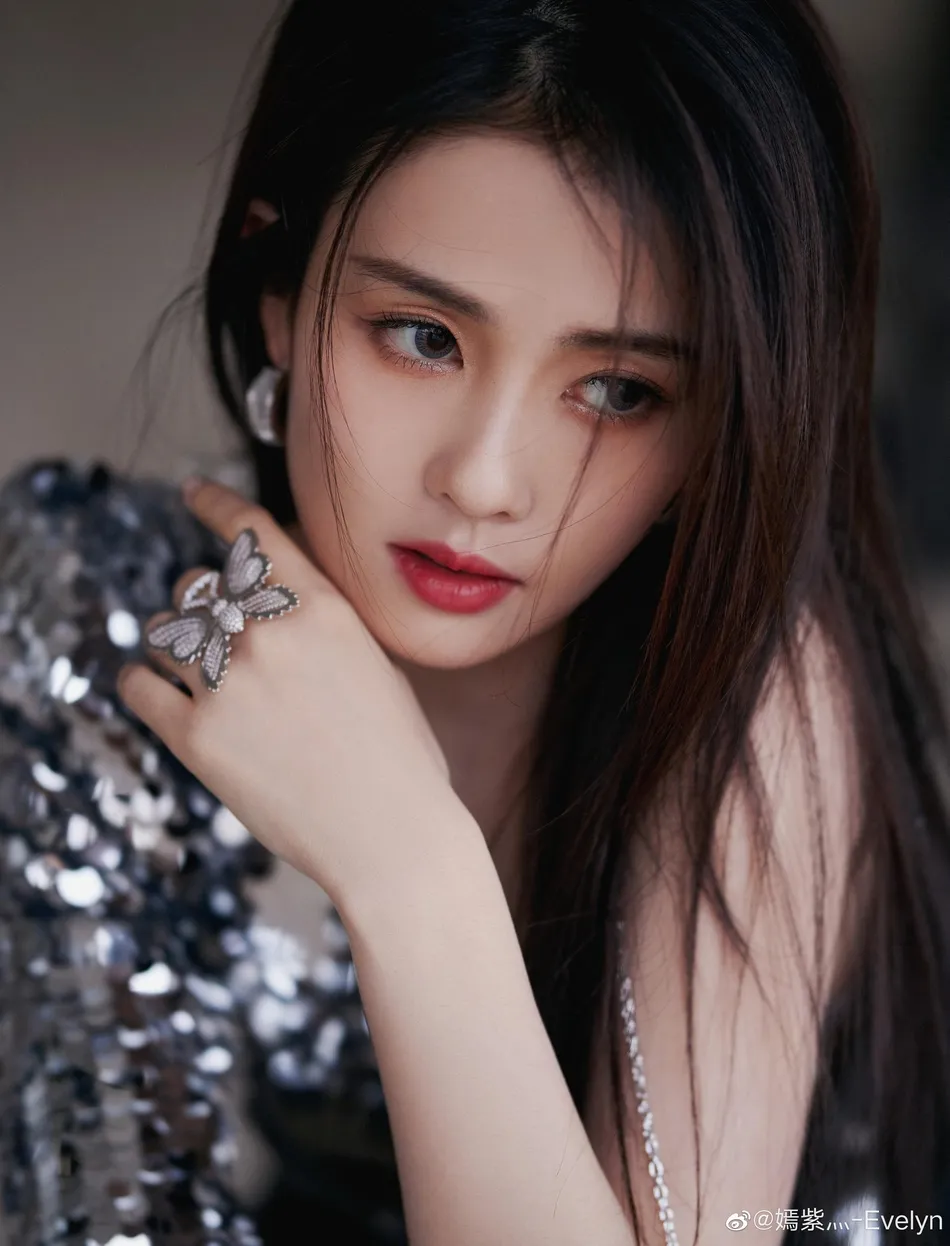 十大靓丽模特出身的当红女星！她们魔鬼身材性感美艳