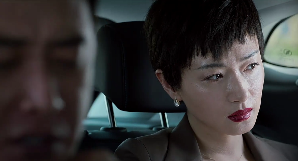 《庭外》：罗晋的皱纹，万茜的脸，这部剧的滤镜好真实