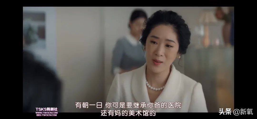 长得姬里姬气配一脸，实际上却是正版和盗版的差别？