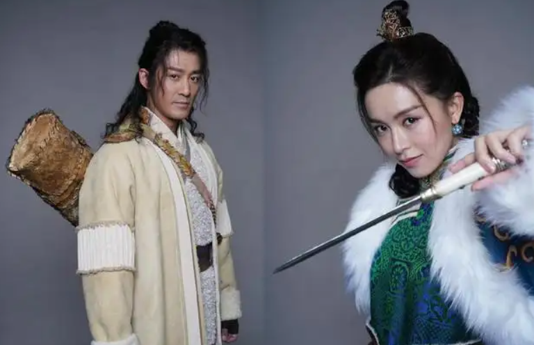 《藏海花》官宣引起争议，网友：张鲁一又要扮嫩