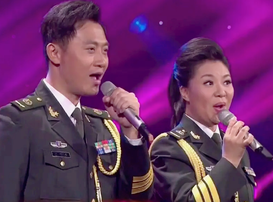 著名歌唱家王丽达的丈夫汤子星：乐做“妻管严”，妇唱夫随很幸福