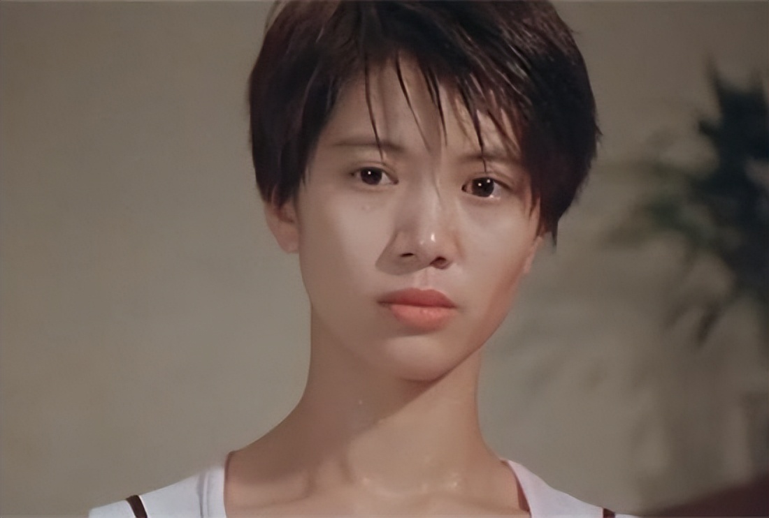 同样是“齐耳短发”，杨紫清爽减龄，迪丽热巴让人不忍直视