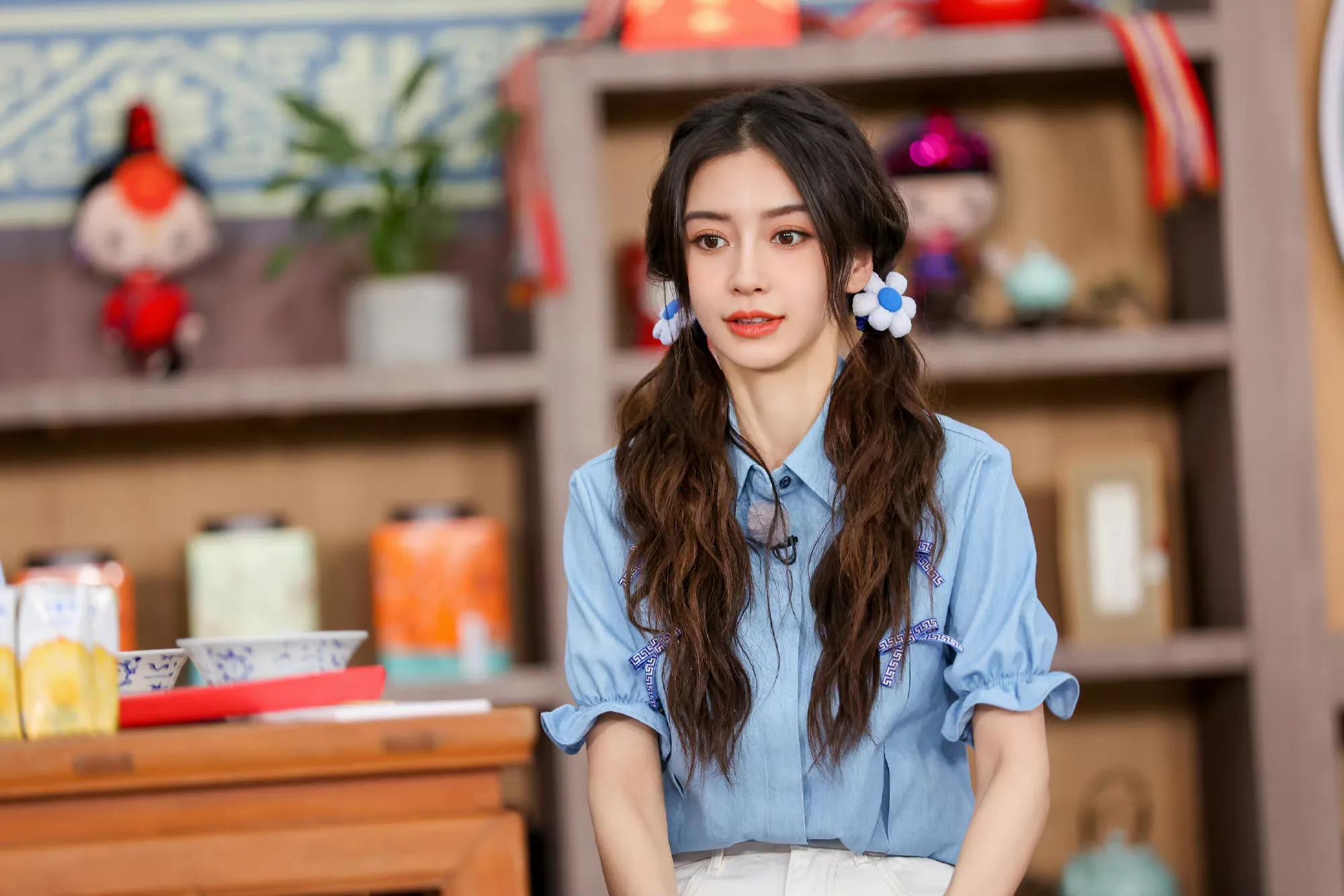 新一期《奔跑吧》和《萌探2》之最新一期的Angelababy