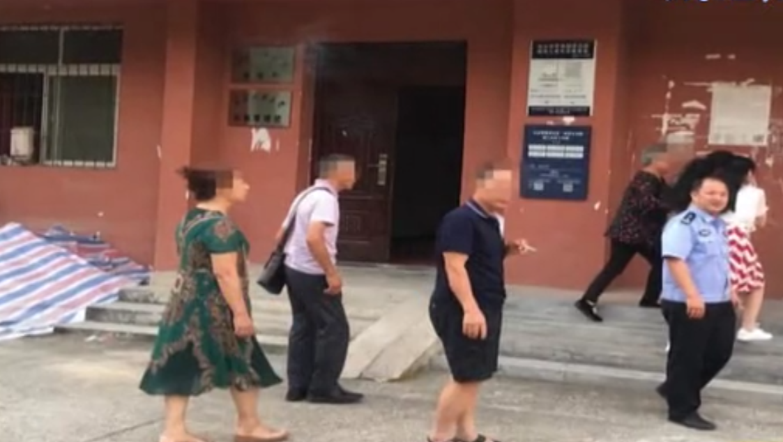 2007年武汉女大学生失踪，父母卖房寻找，12年后出现在母校废弃房