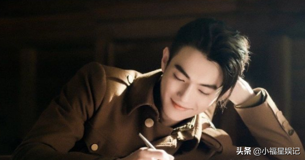 盘点“歪嘴杀”的13位明星，个个惊艳到糖分超标，帅到心坎里了