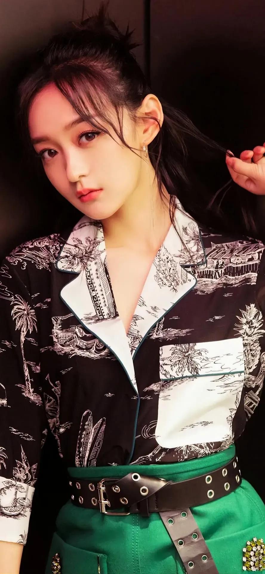 何泓姗唯美壁纸