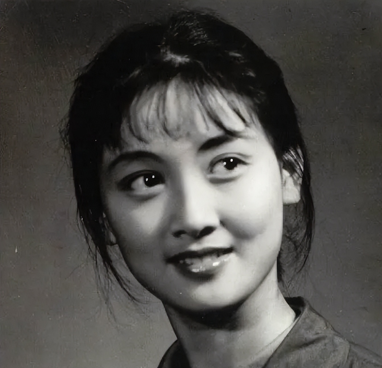 50年代出生的内地女明星，总有一种蓬勃生命力的美，璀璨夺目