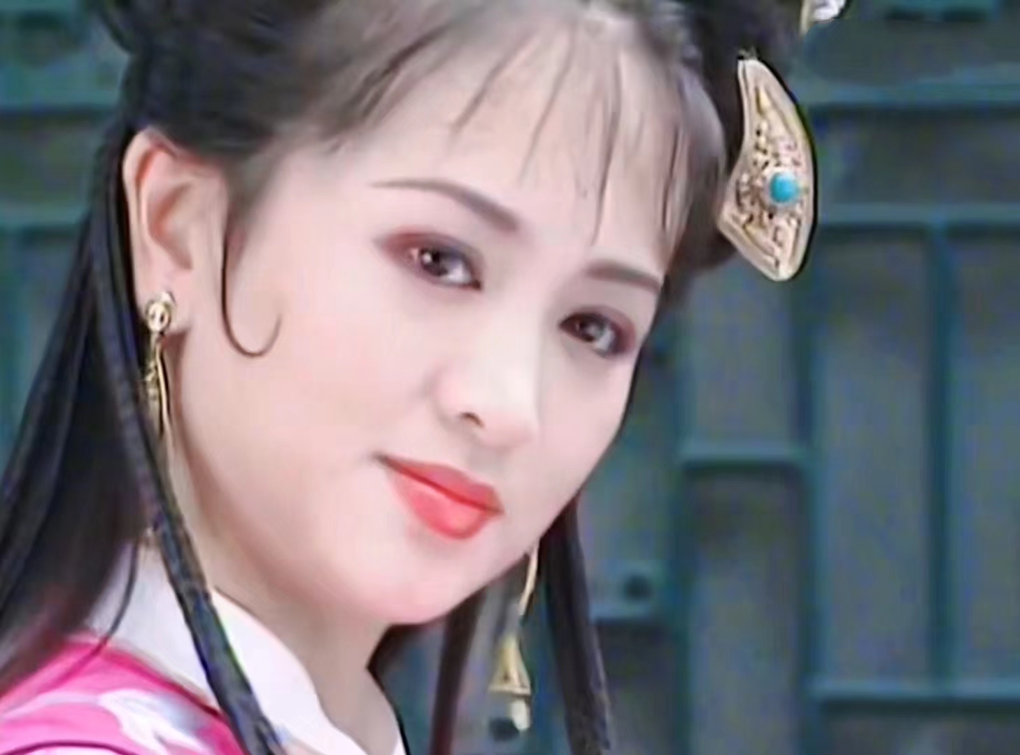 剧里土气十足的大妈，年轻时个个是风华绝代的大美人，差距太大了