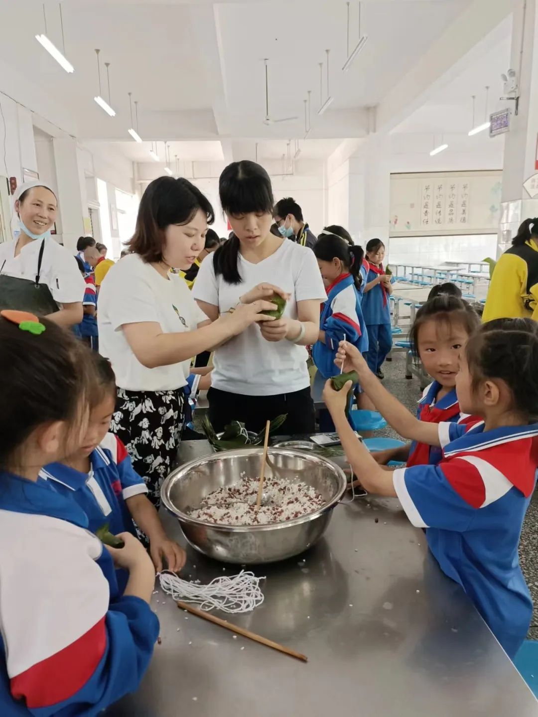 我爱中国节，端午名粽香——记黄龙溪学校劳动教育主题实践活动