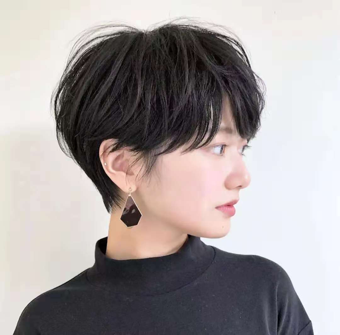 三十四岁女人的短发这样选,时尚减龄又显气质,精干利落又有品味