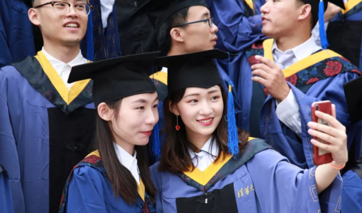 我国的“最高学历”是什么？网友：说博士后的，应该上了所假大学