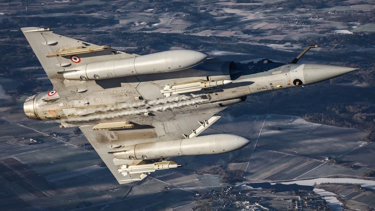 ��հԶ�����й�40��ǰ������3��նԿյ������ɾ�������-15�ĻԻ�