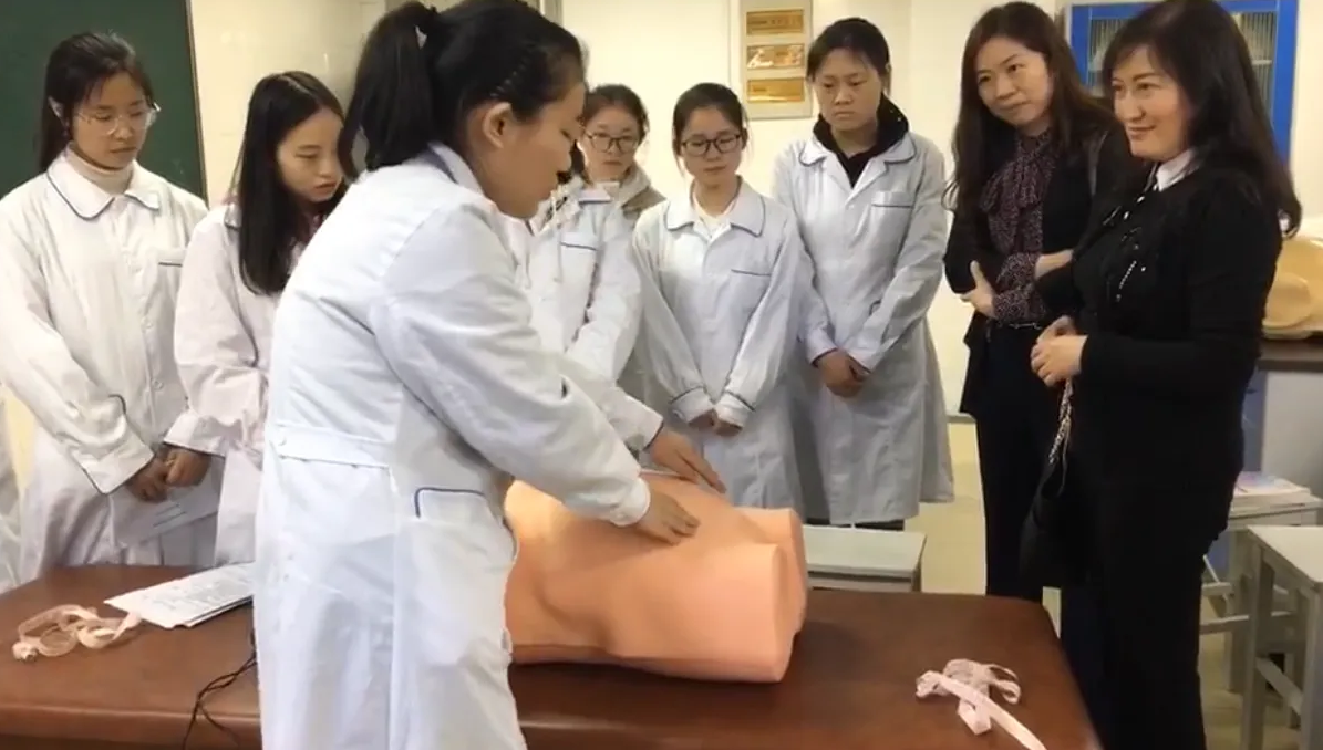 医学类专业什么最“吃香”？护理学排名第5，前三甲让人眼前一亮