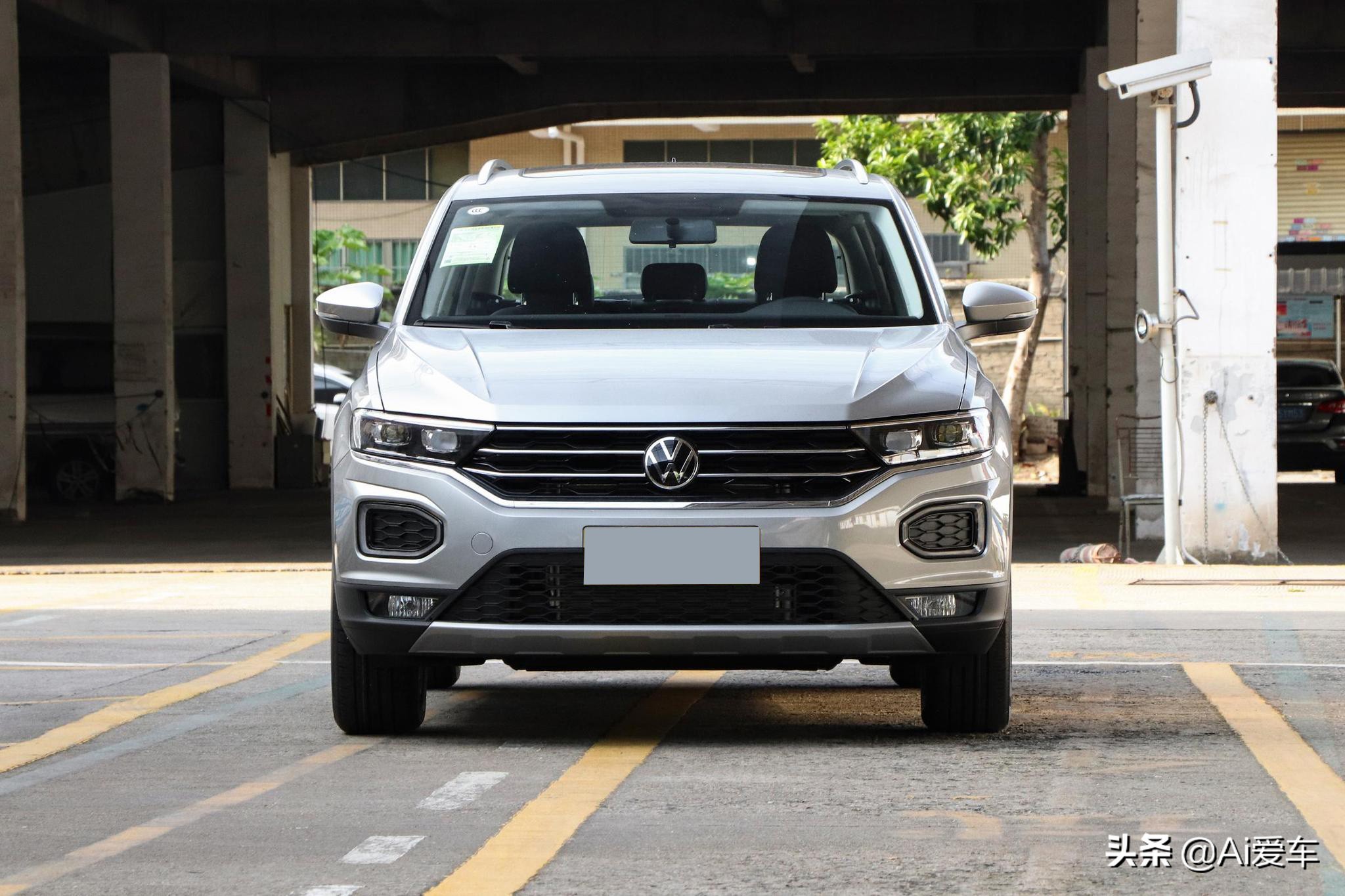 小尺寸德系家用SUV，空间够用车身好停车，省油又便宜，T-ROC探歌