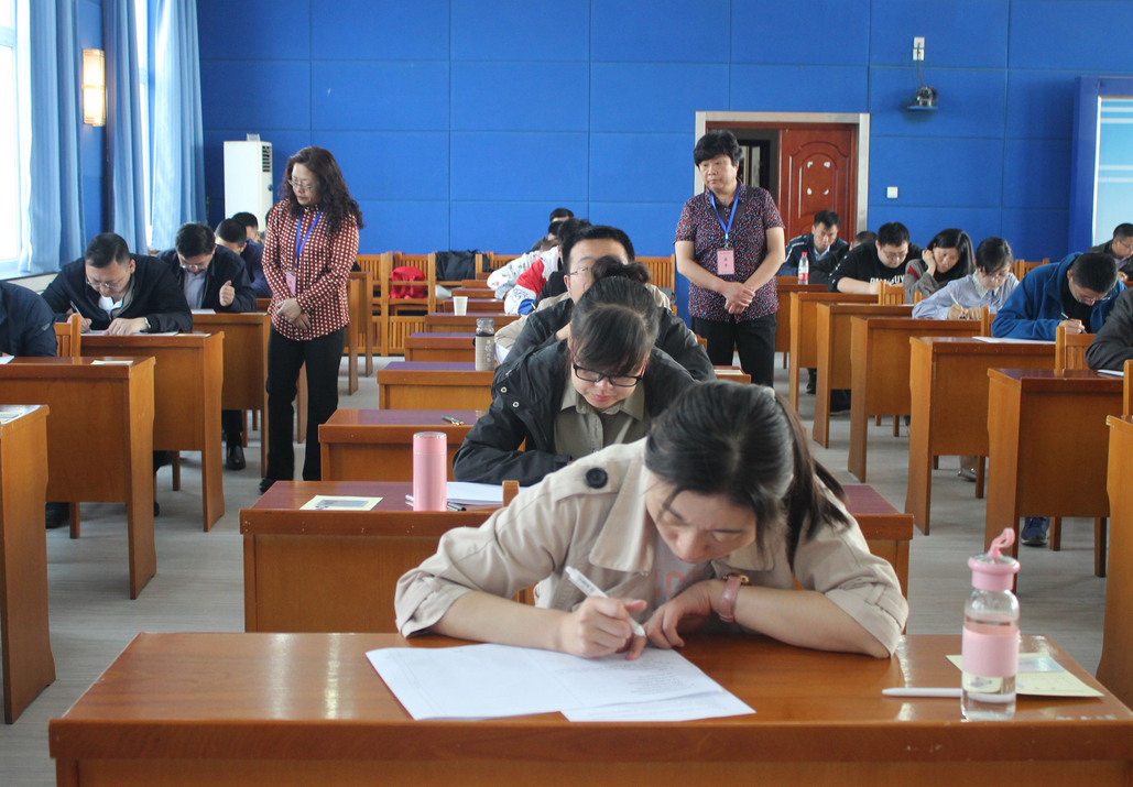 多地高校发布通知，考研党迎来新挑战，“学费”成压在心头的大石