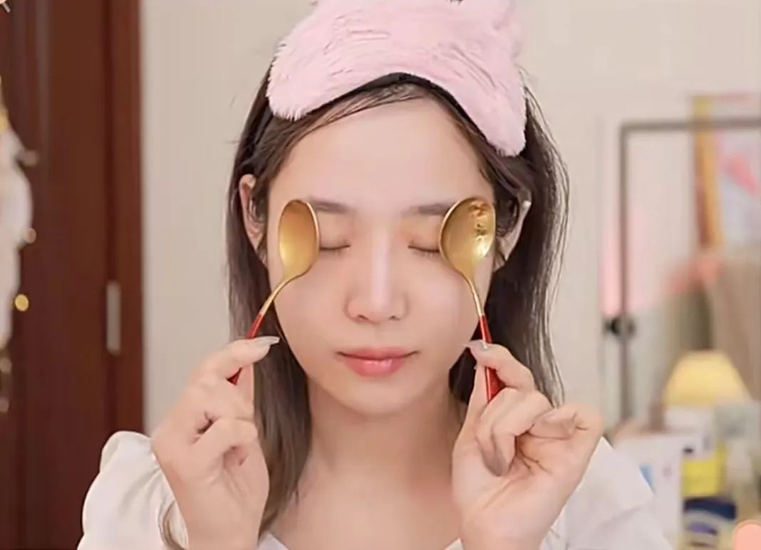 鞠婧祎：从平平无奇的土味路人，蜕变成氛围感女王