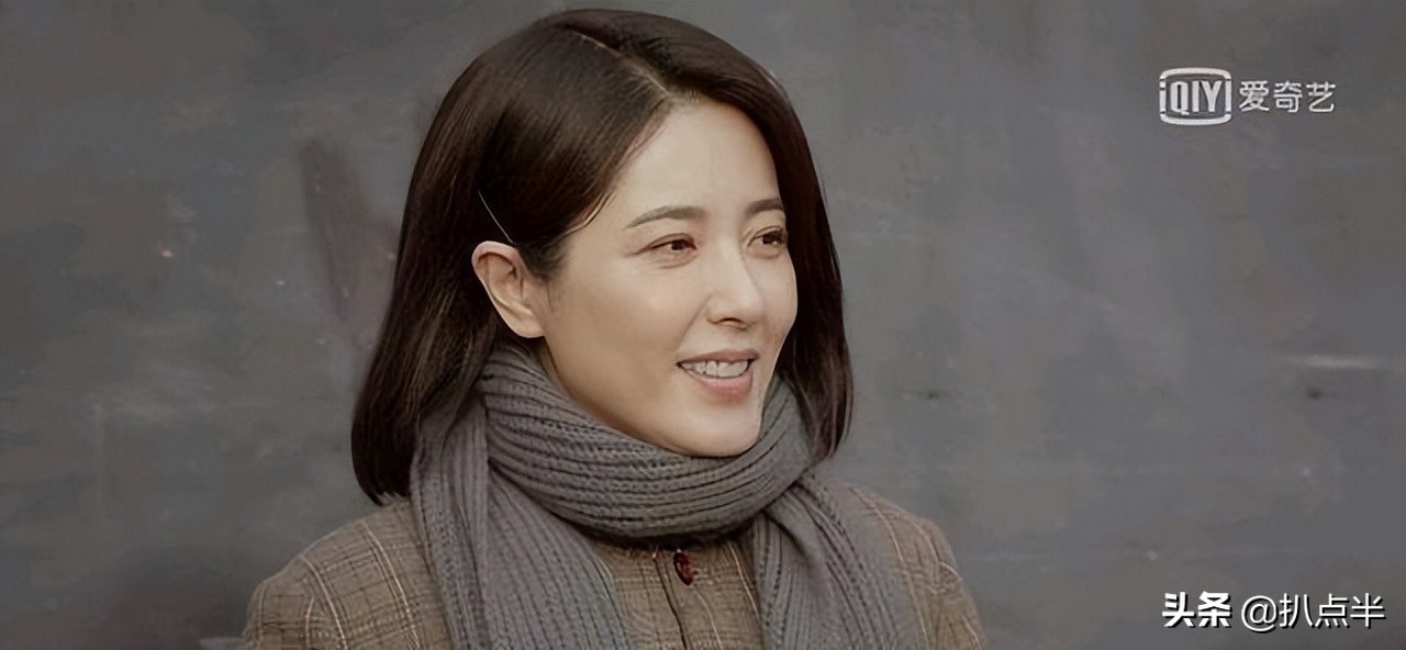 同样演农村姑娘，把赵丽颖、童瑶和热依扎放在一起，就看出差距了