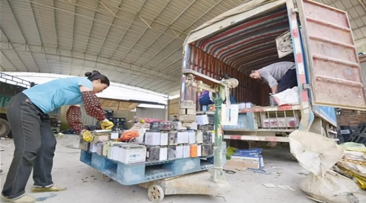 回收废旧电动车有多暴利？我们拿它当废铁，有人却靠它年入百万