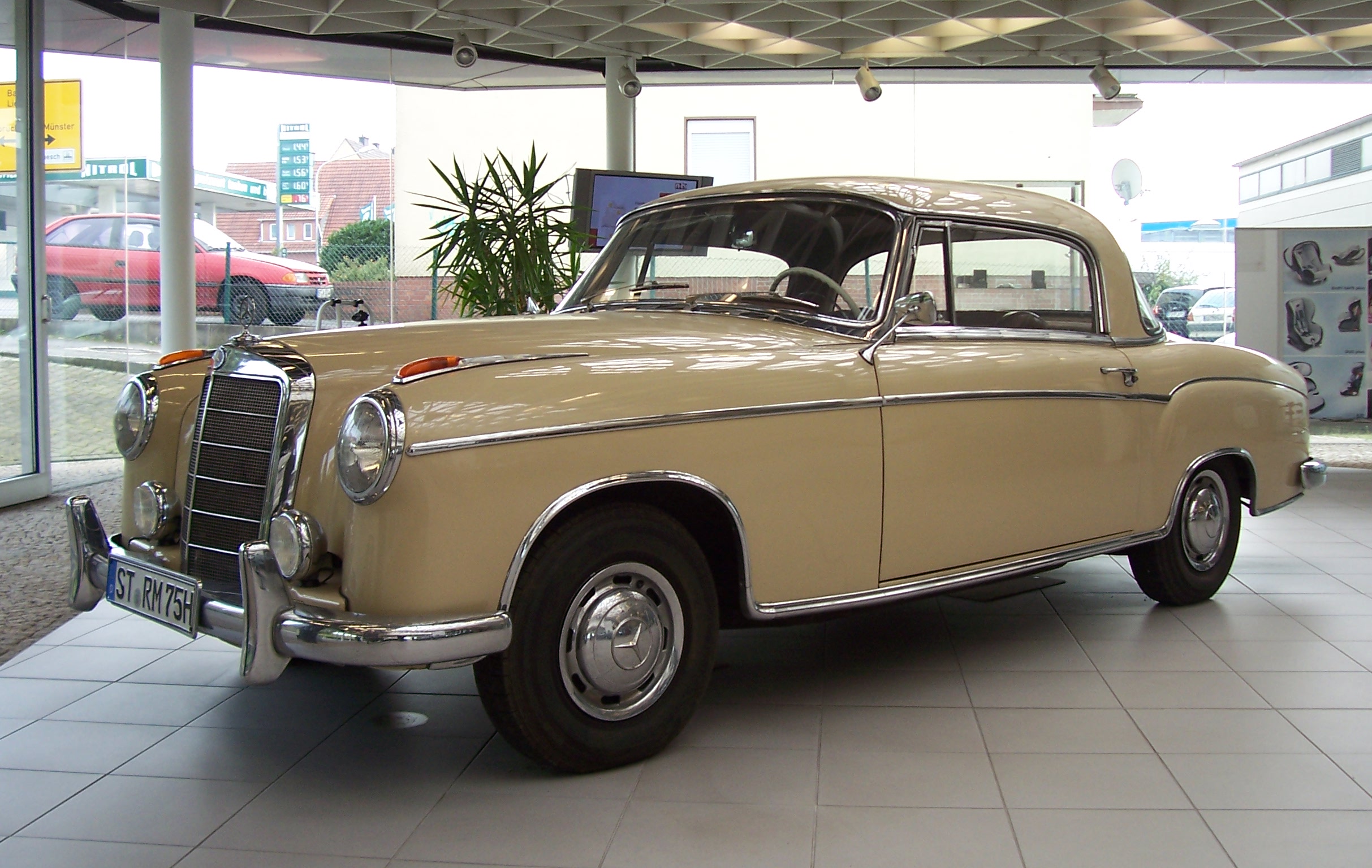 奔驰s级的光辉演变史第一篇——第一代s级