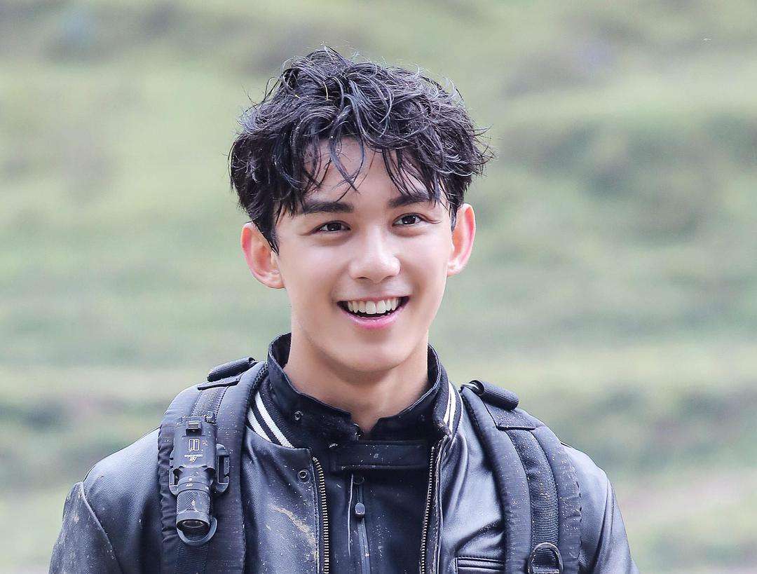 吴磊：海报被撤，直播被叫停，戏份被删，走到今天到底是谁的错？