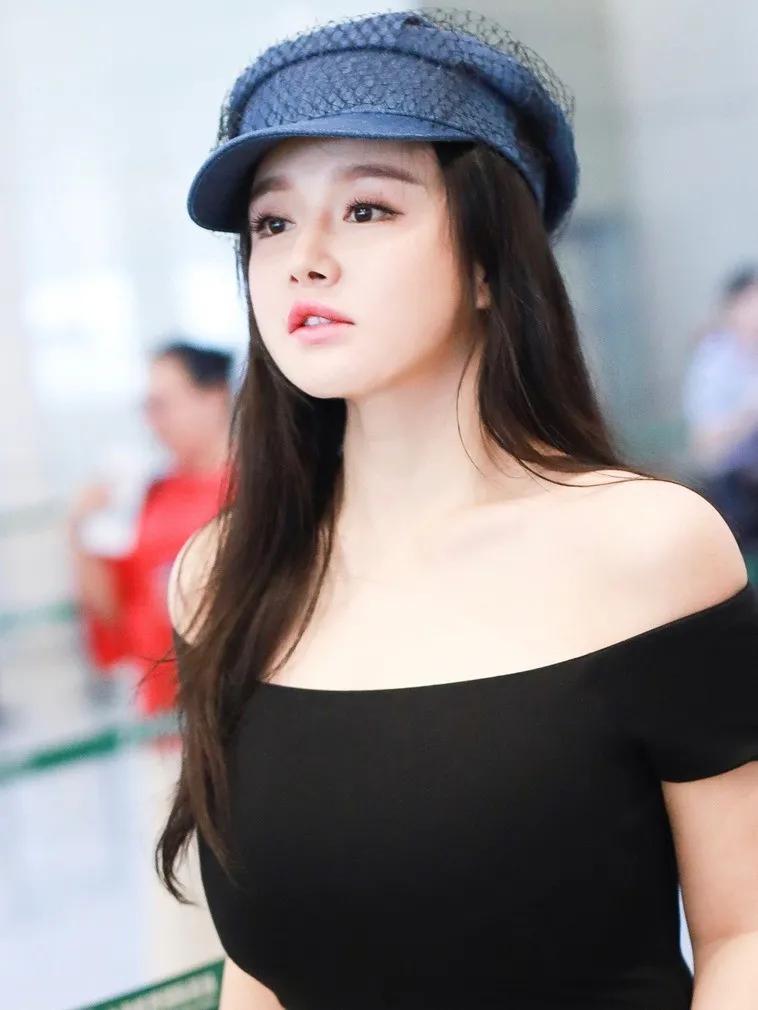 拳王妻子冉莹颖