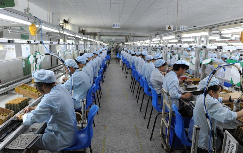 顾春芳：靠姿色混入上流社会，4年借了17亿，伪装企业家终被判刑