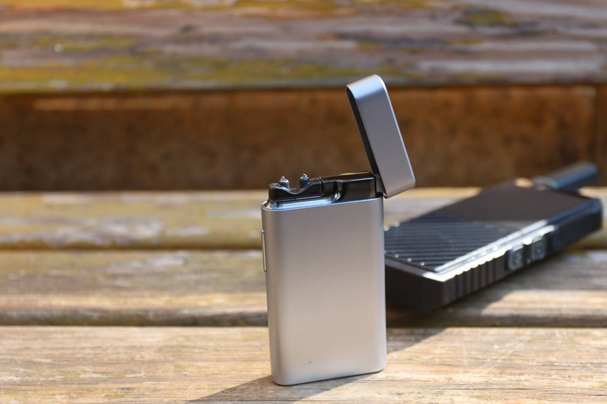 油价再高也不怕，纯电动黑科技 极蜂等离子电弧打火机上手实测