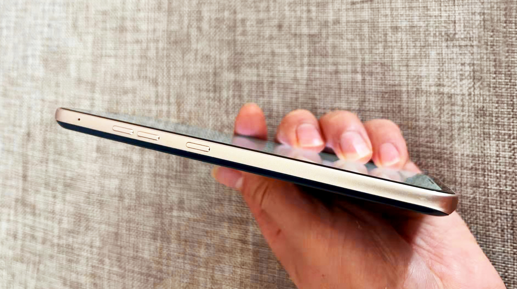 一款充满设计感的智能手机，体验LG V60，摄像头和屏幕都是亮点