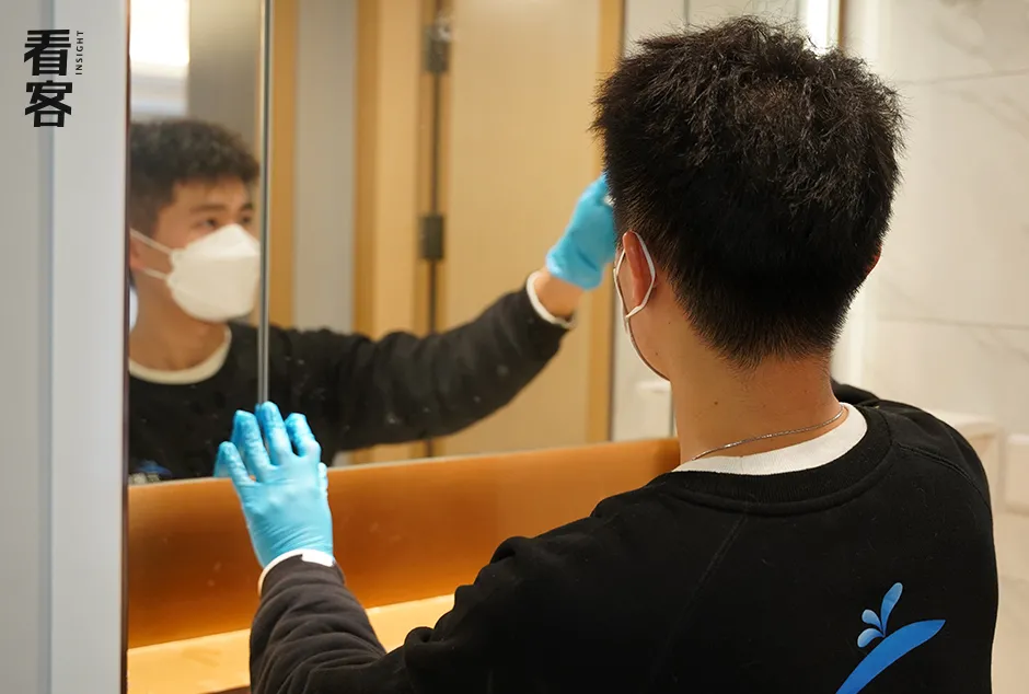 做家政的90后男生,让阿姨们饭碗不保