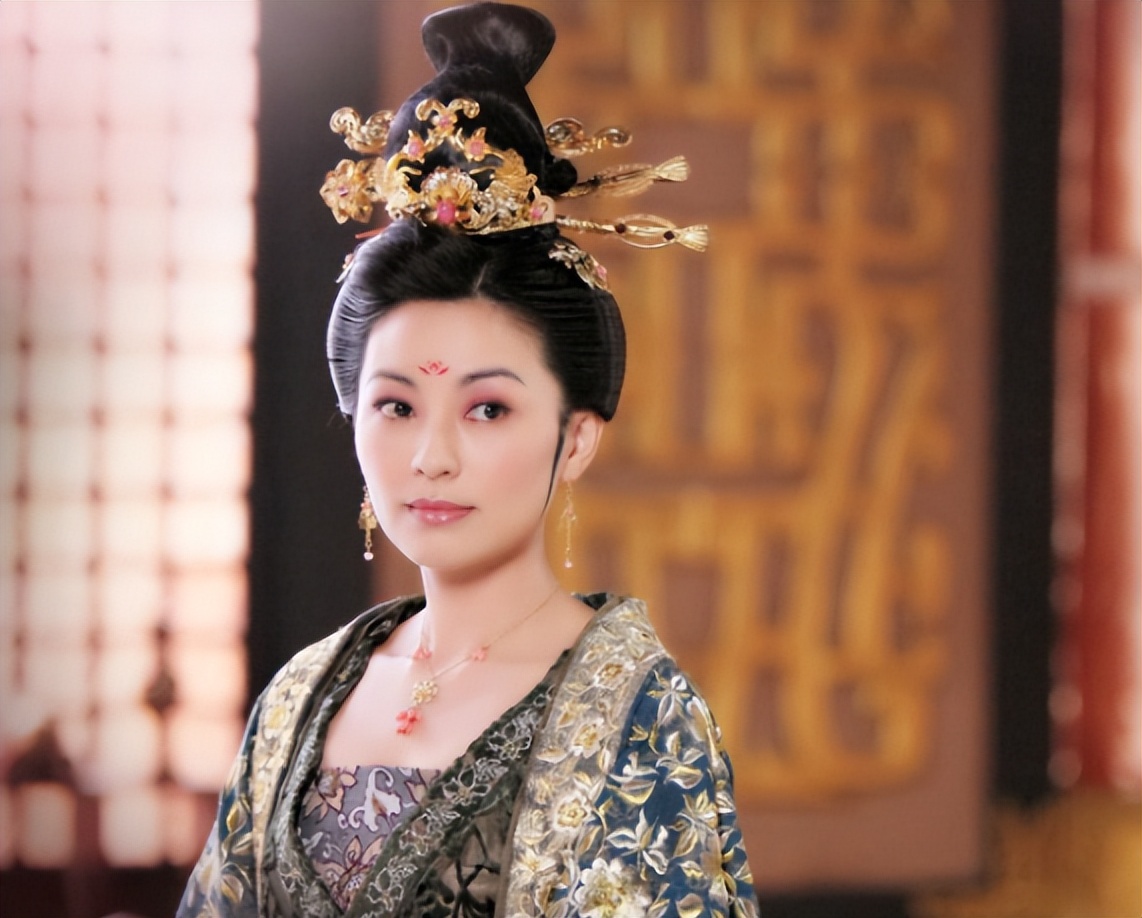 红得快、凉得也快，这五位“风光不再”的女星真是太可惜了