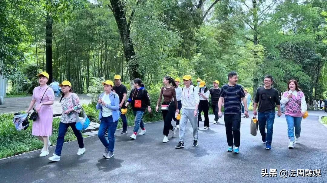 澧县人民医院赴翦伯赞故居开展红色教育现场研学活动