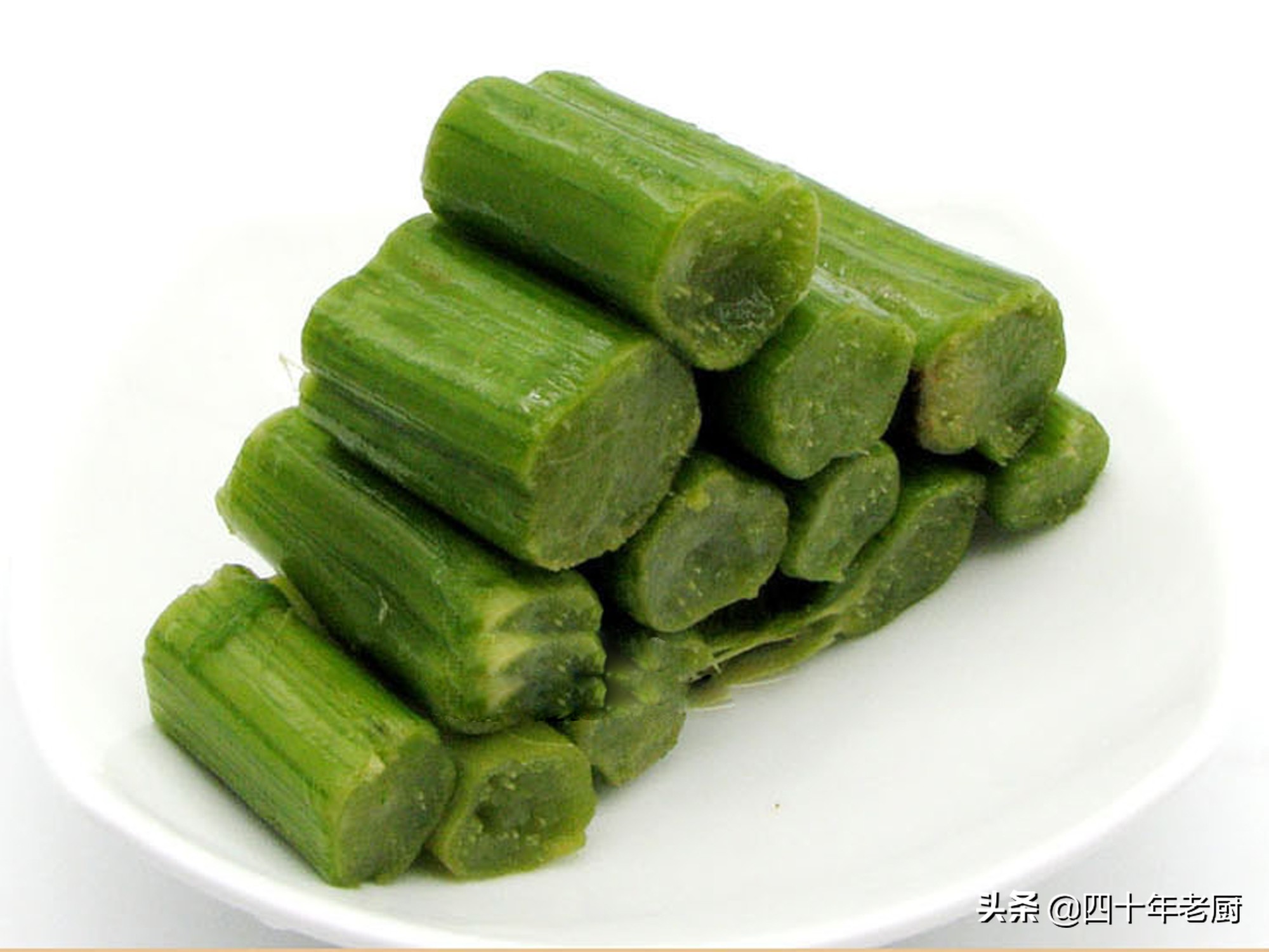 只是因为有臭苋菜梗的存在,也使得臭豆腐只能在最臭的美食中屈居第2位