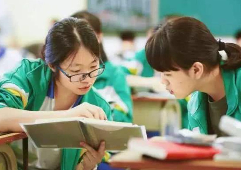 国内“超豪华”的985大学，光食堂就有37个，考上的学生有福了