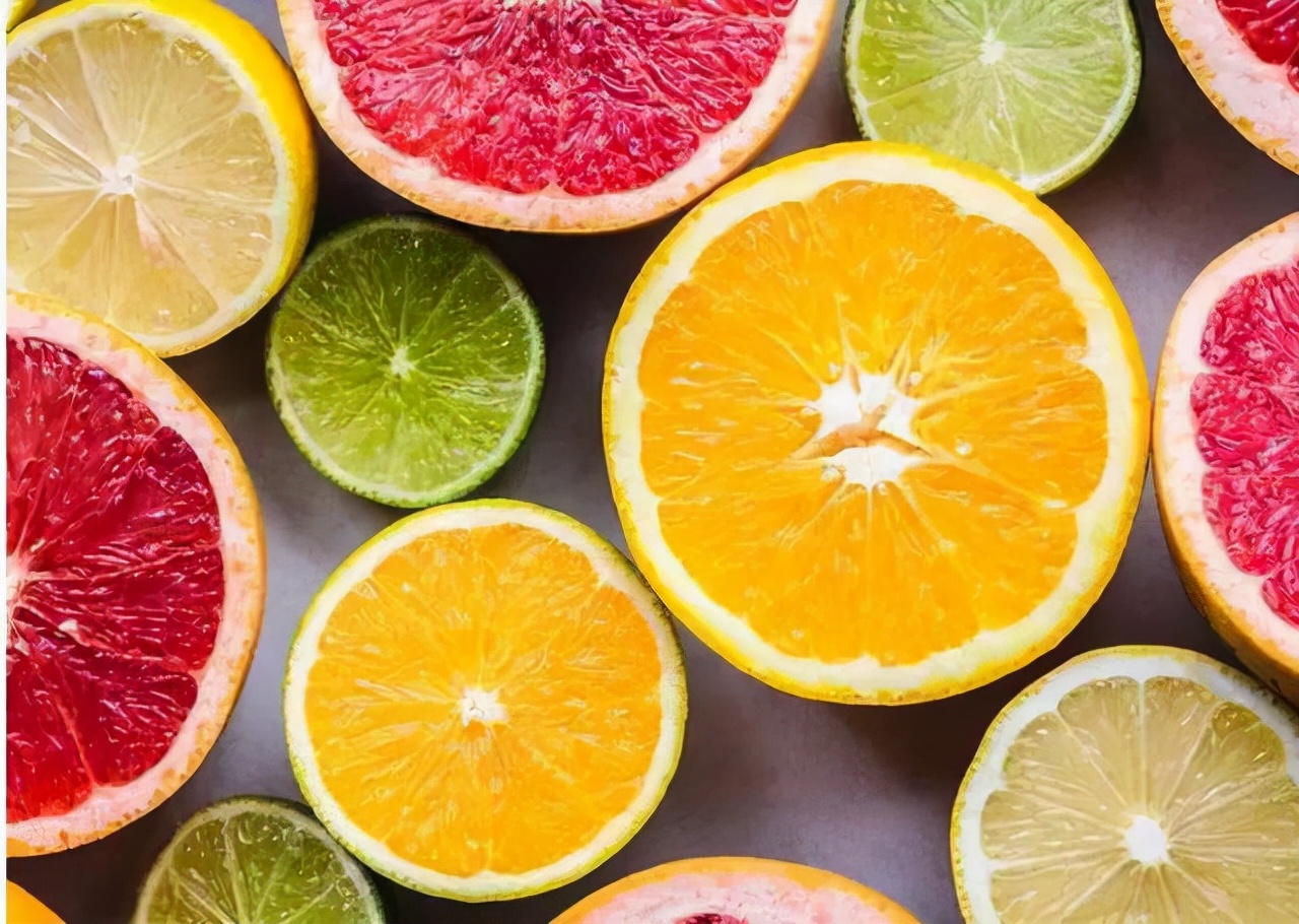 经常喝牛奶的人可以变白？关于传言中变白的这几种食物，别被骗了