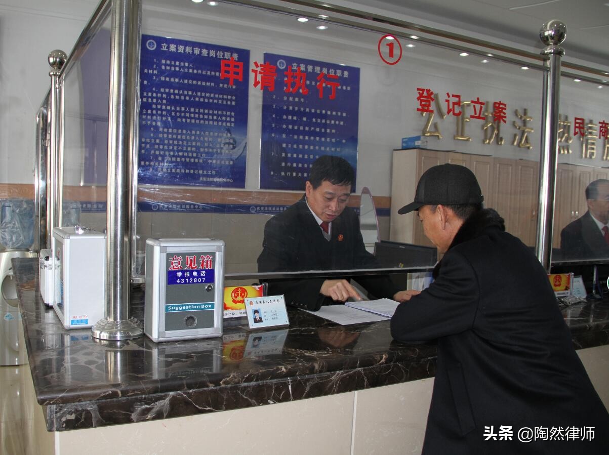 法律时评：律师把老坛酸菜告上法庭，到底是3倍赔偿还是10倍赔偿