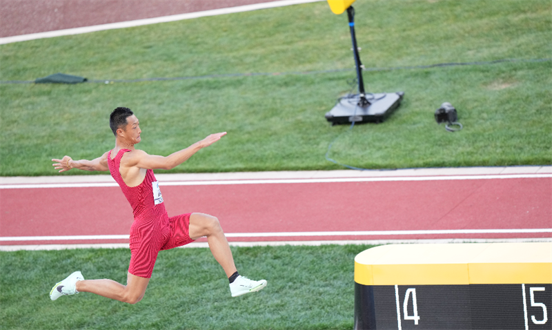 易烊千玺考编霸屏热搜，然而这个中国男孩刚刚在美国创造了历史