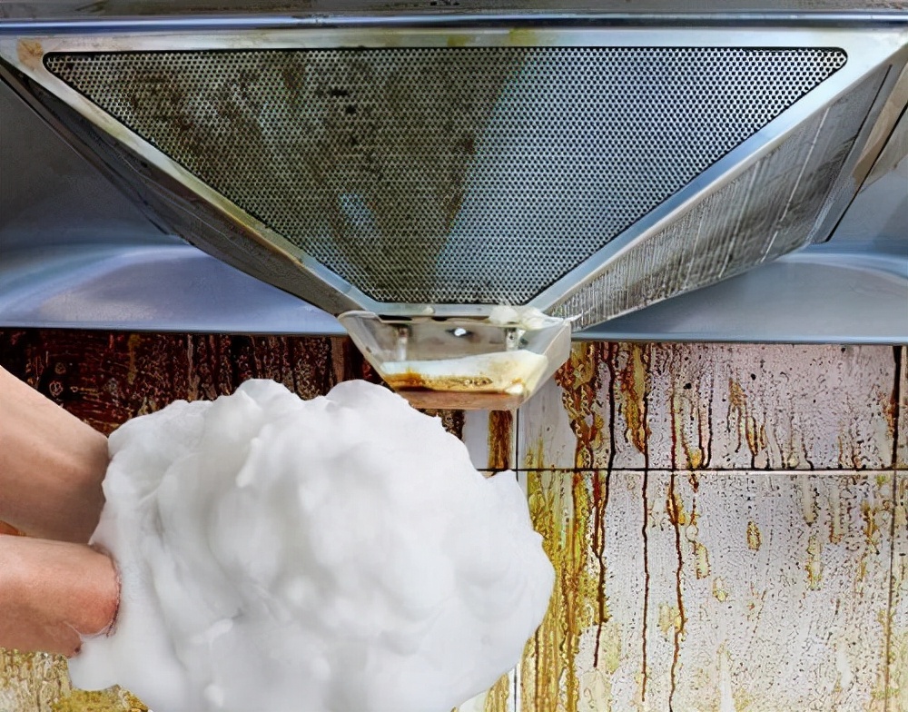 油烟机用久了油污难清洗？教你几个土办法，半年都不用清洁