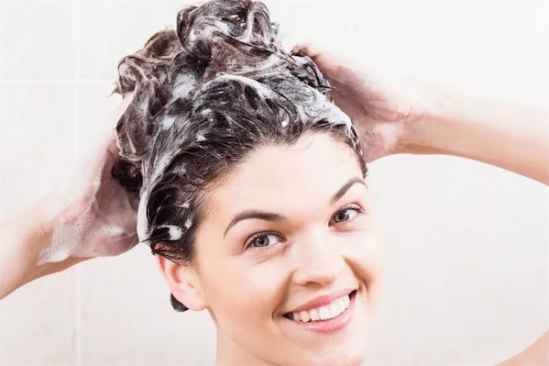 染发后用洗发水洗还是清水 染发后多久可以再染一次