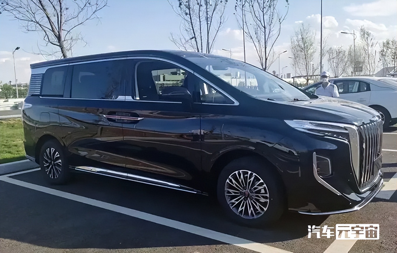 定了！红旗豪华MPV八月上市，PK赛那、GL8，卖31.98万？