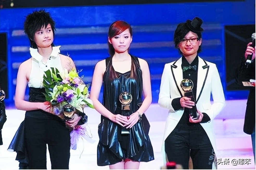 张靓颖和冯轲离婚4年，境遇大不同，一人风光无限，一人落寞失意